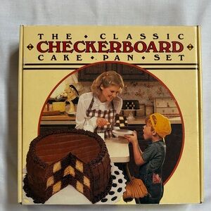 Checkerboard Cake Pan Set